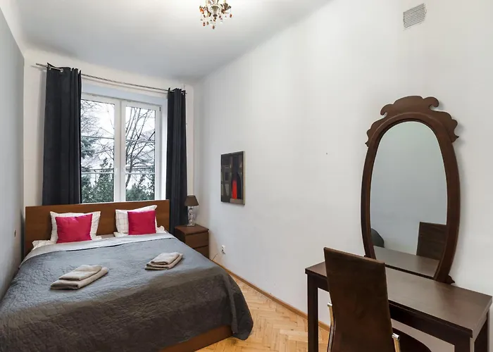 Close-Golden Apartments In Warsaw - Old Town - 4 Bedrooms - Freta